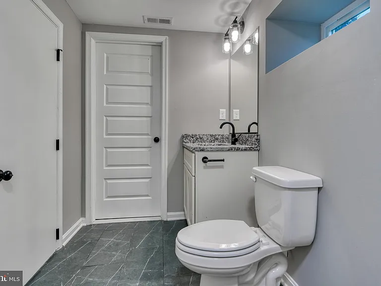 6722 Brentwood Ave #B — Photo 13