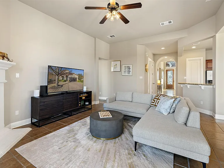 2216 Gilia Dr — Photo 5