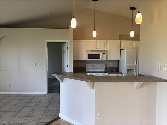 5th image of 1004 NW 7th Ave