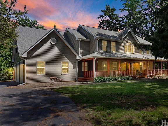 2nd image of 26268 W Springwell Ave