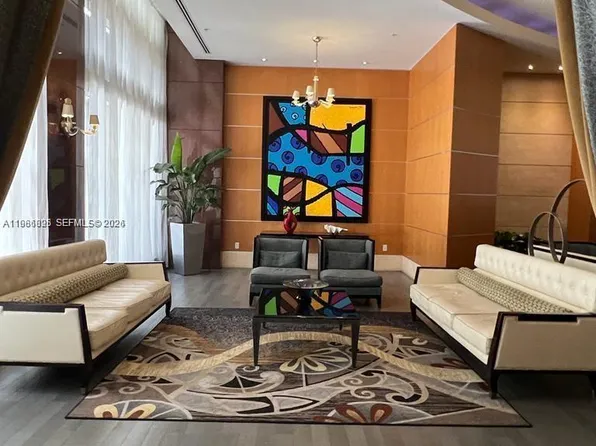 253 NE 2nd St APT 3806, Miami, FL 33132