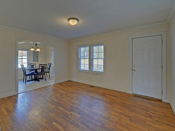 4th image of 134 Faulkner St