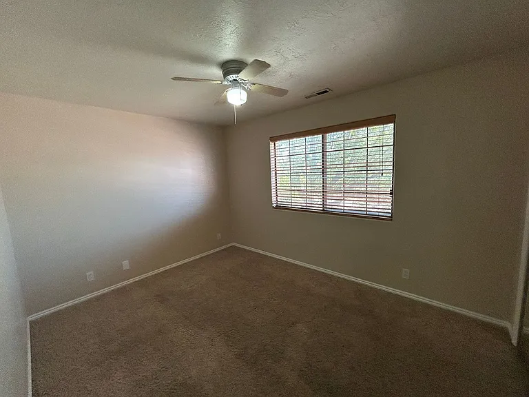 1045 N 1725 W — Photo 23