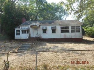 216 Oak St, Gloverville, SC 29828