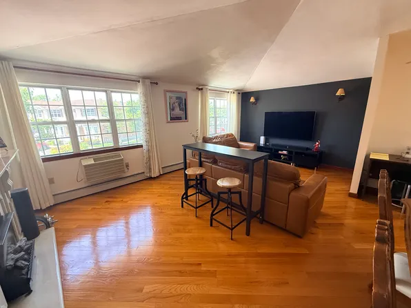 (undisclosed Address), Queens Village, NY 11427