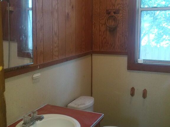 5th image of 104 Peach St #A