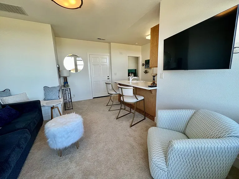 189 Evans Ave — Photo 16