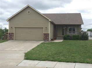 425 E Stone Path St, Derby, KS 67037