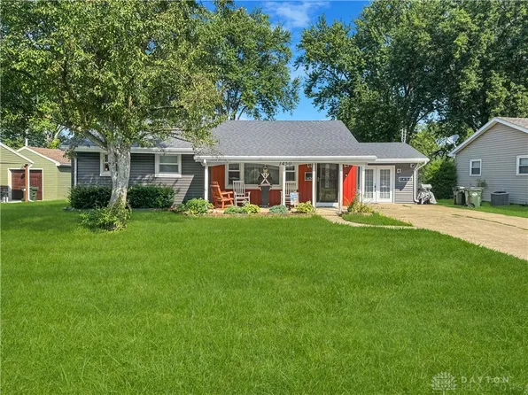 1450 Grimes Cir, Urbana, OH 43078