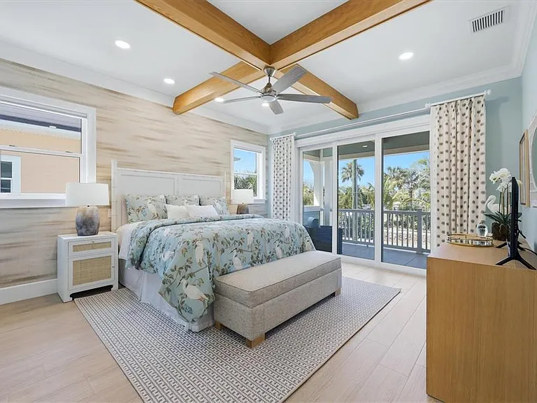 115 Aqua Ln — Photo 28