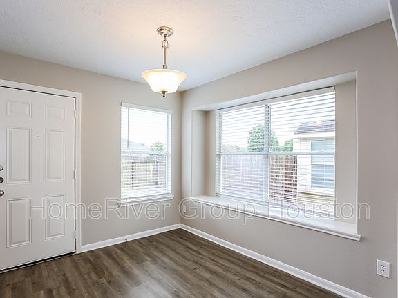 4th image of 13996 Buckskin Dr
