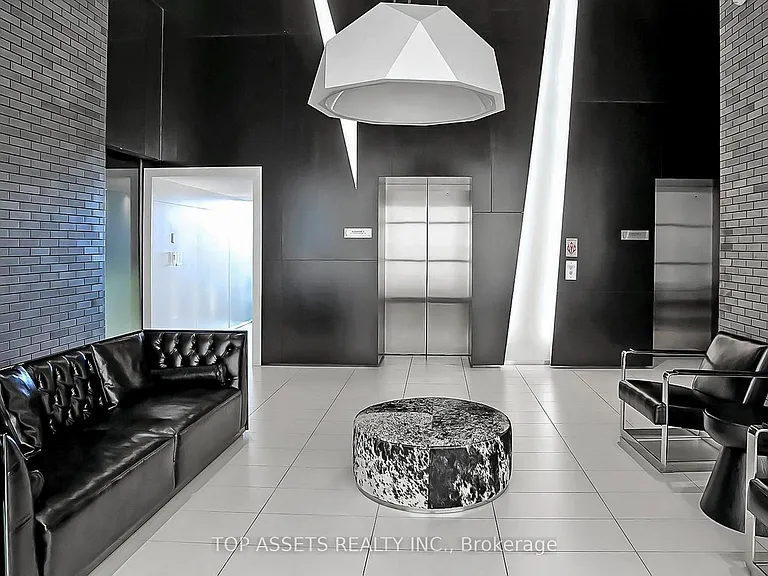 125 Peter St #602 — Photo 30