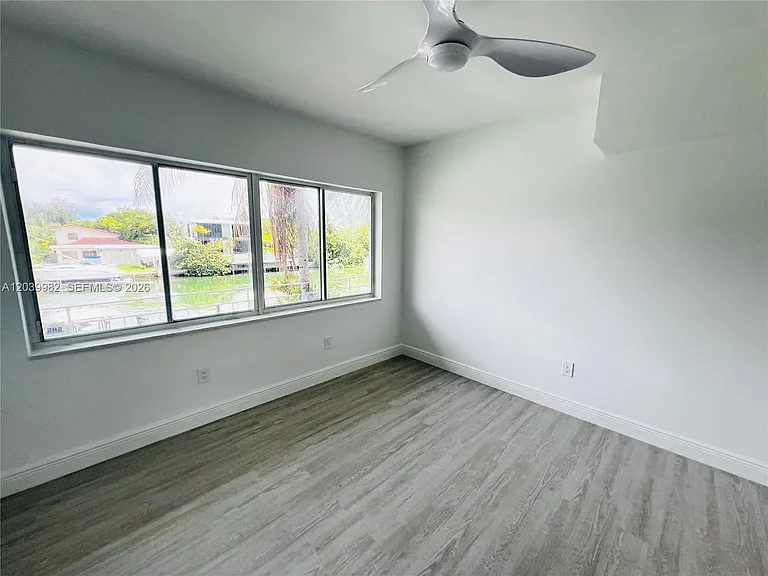 2033 Calais Dr #10 — Photo 12