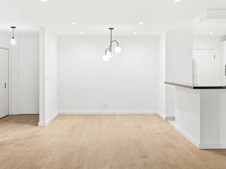 642 NW Knoll Dr — Photo 6