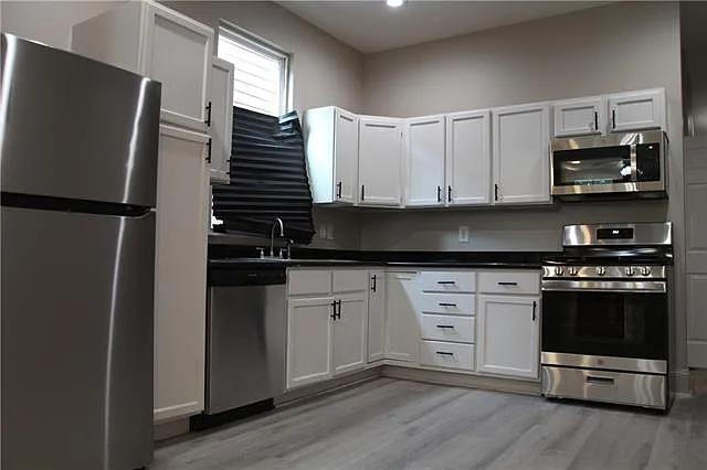 2 bed, 1.0 bath, 925 sqft, $1,350 — Photo 3