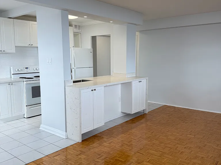 2663 Lake Shore Blvd W #802 — Photo 11