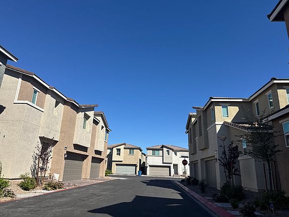 4th image of 2902 Hemi Orange Ave