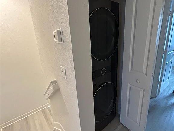 4th image of 851 NE 211th St #851