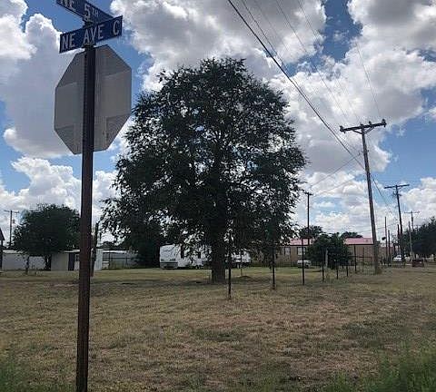 3rd image of 500 NE Avenue C