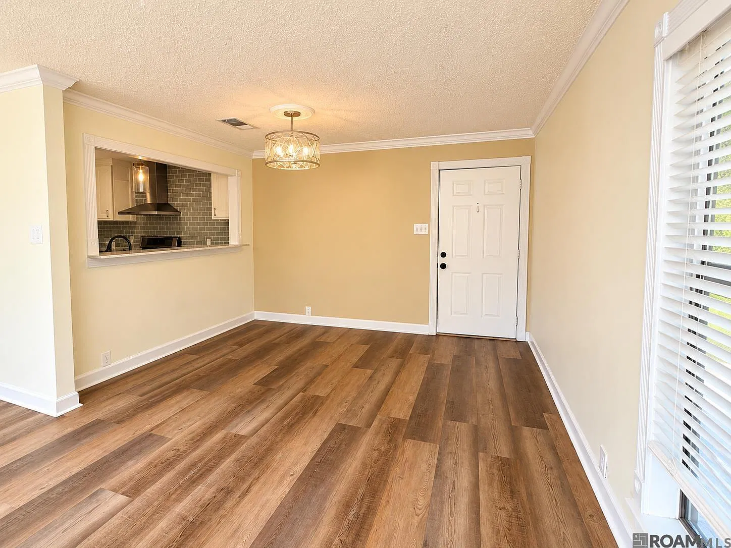 3 bed, 1300 sqft, $1,300 — Photo 3