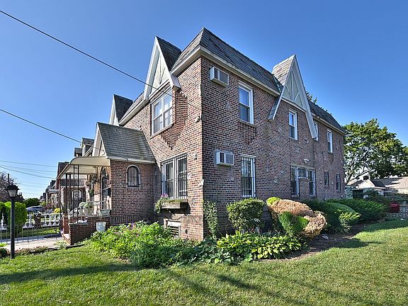 3rd image of 114-02 205th St