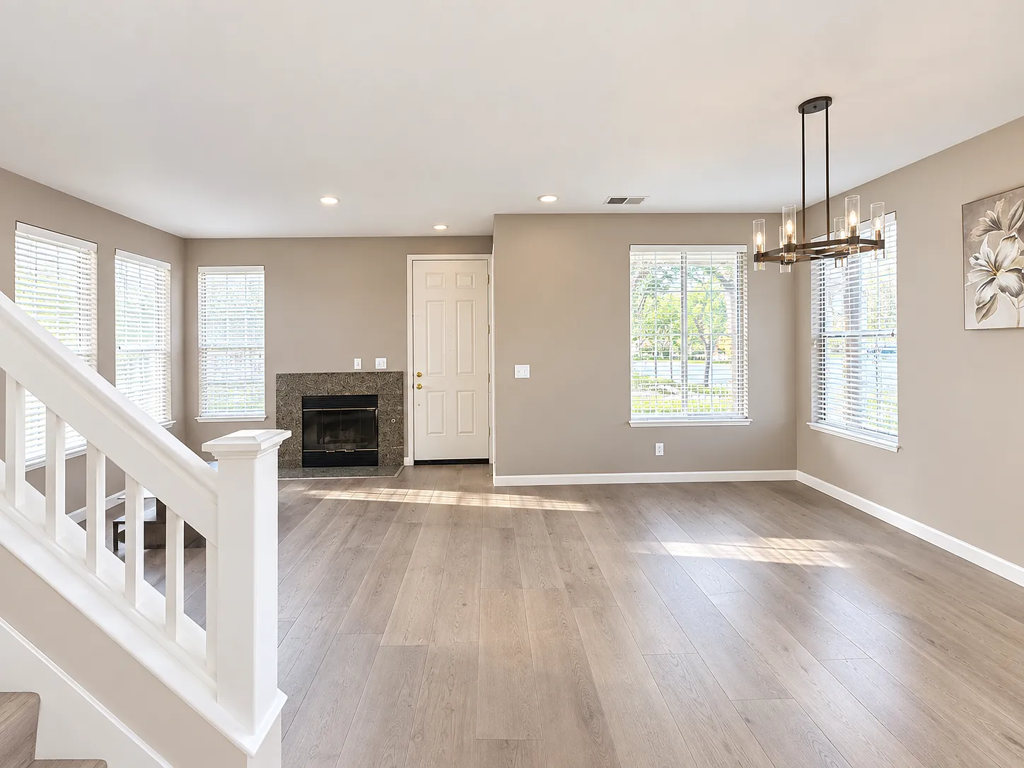 4 bed, 2.5 bath, 1889 sqft, $5,200 — Photo 2