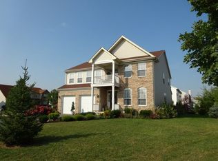 1 Glenview Ct, Bolingbrook, IL 60490