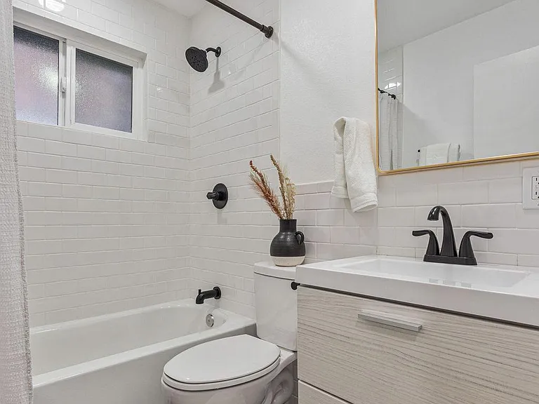 1226 Jay St — Photo 14