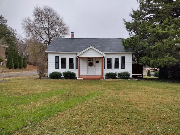 435 Culbert St, Mount Airy, NC 27030