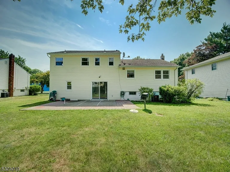 17 Brook Pl — Photo 20