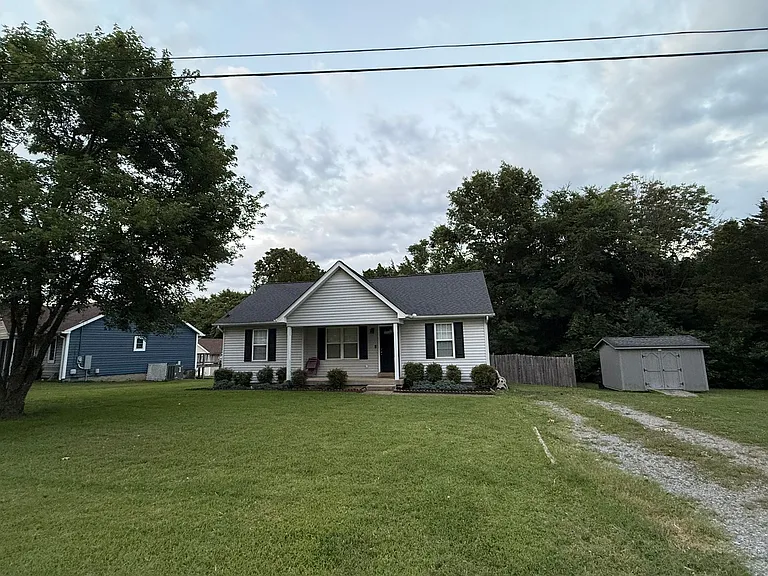 327 Center St — Photo 21