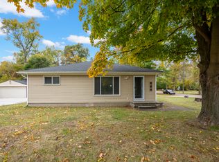 25616 W Ten Mile Rd, Southfield, MI 48033