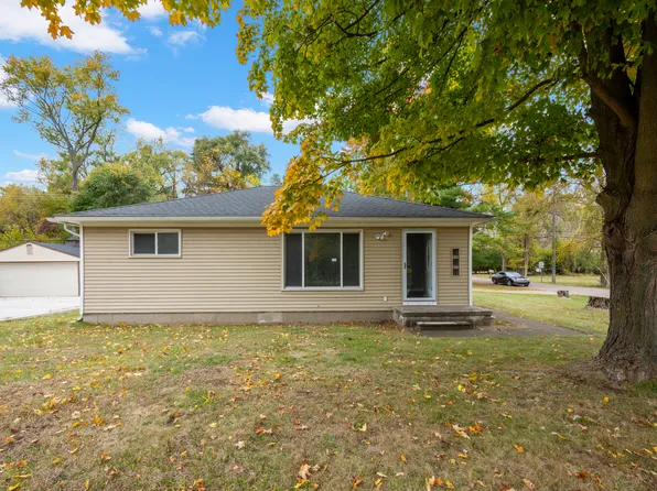 25616 W Ten Mile Rd, Southfield, MI 48033