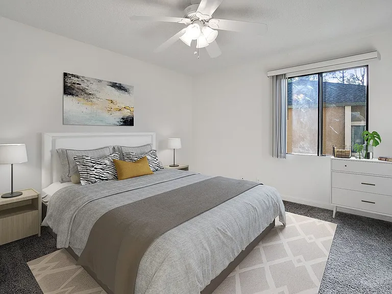 River Oaks Apartments — Photo 12