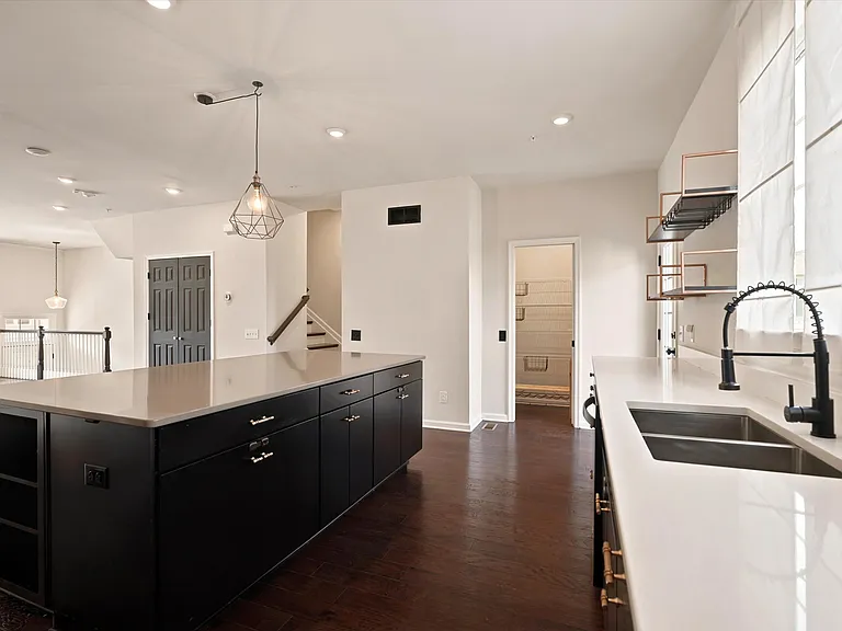 443 Tall Oaks Dr — Photo 5
