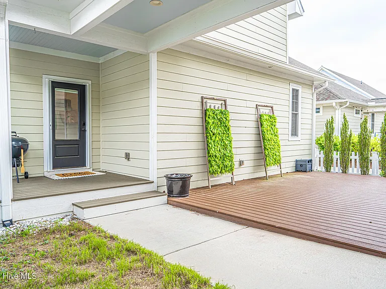 420 Manning Sq — Photo 25