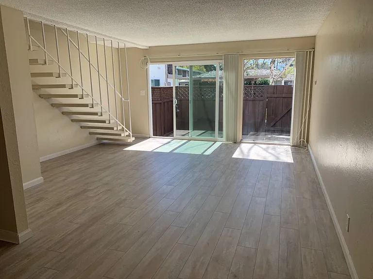 1530 Alta Glen Ct — Photo 5