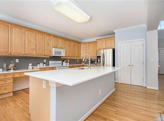 4th image of 2113 Towton Ct
