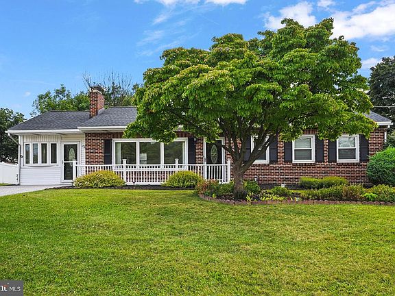 5th image of 1112 Hanover Rd