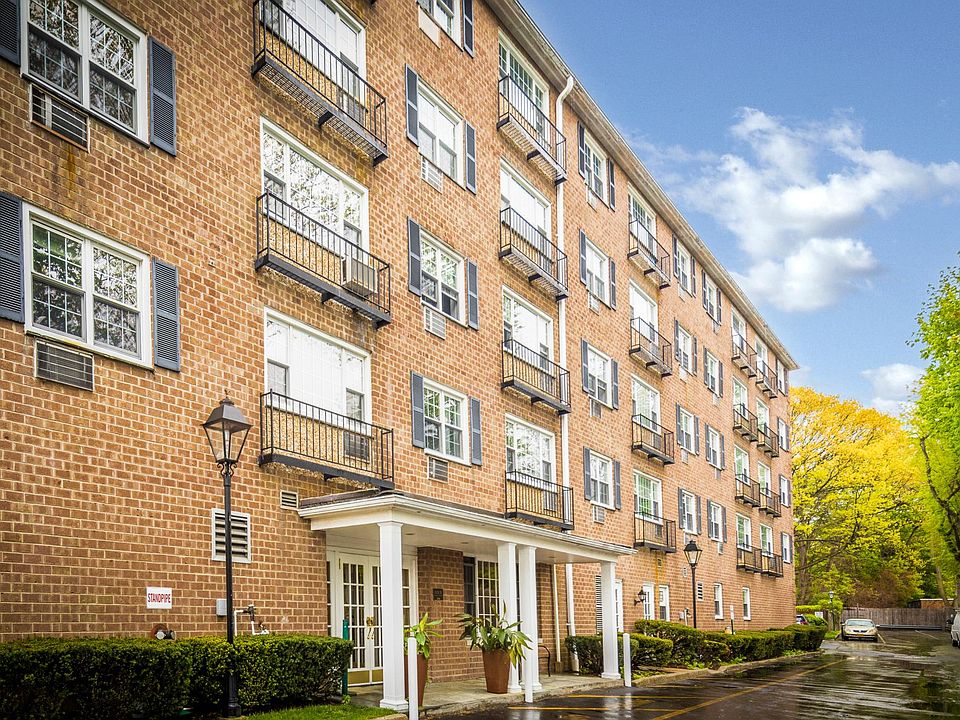 1st image of 4 Consulate Dr APT 3J