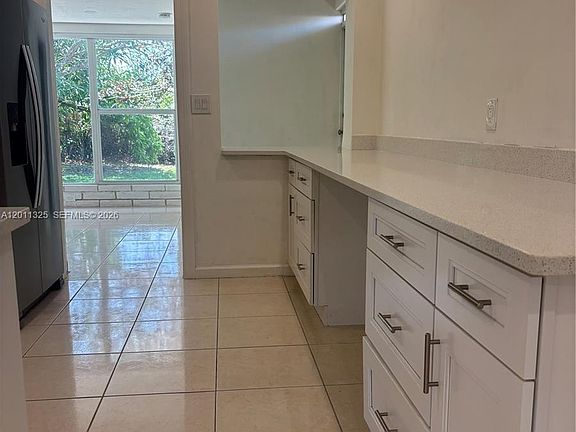 5th image of 822 Avenida Hermosa