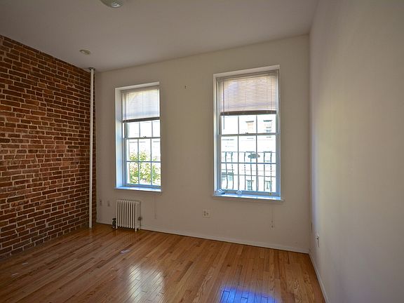 3rd image of 316 E 84th St APT 4W