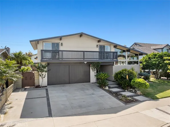 17401 Madera Ln, Huntington Beach, CA 92647