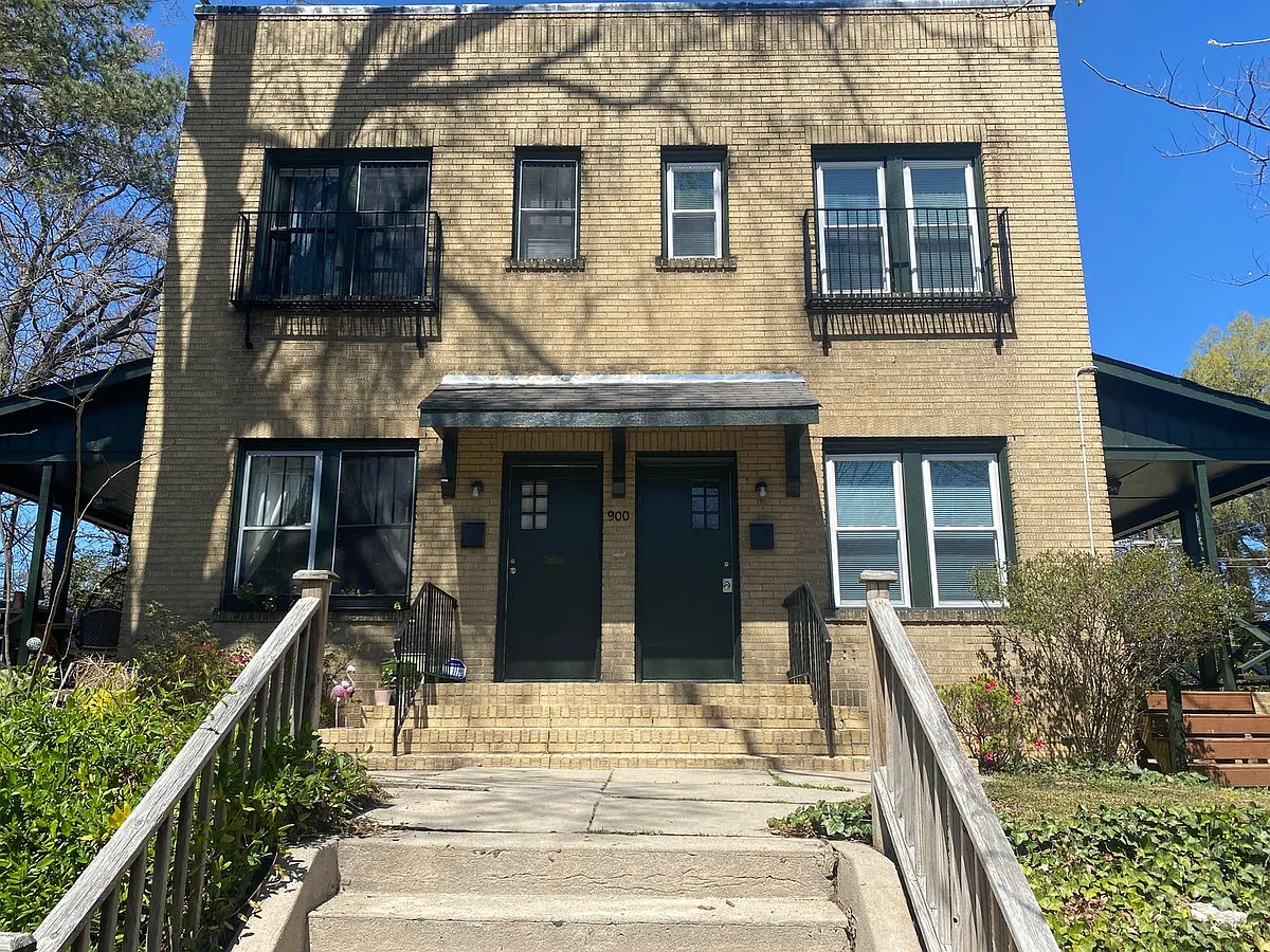 Building Photo - 900 Dacian Ave #B