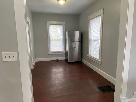 5th image of 26-28 E Woodrow Ave
