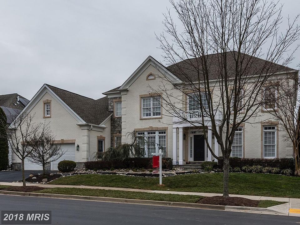 1st image of 104 Jay Dr