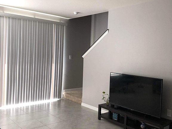 2nd image of 6 Bella Oaks Dr