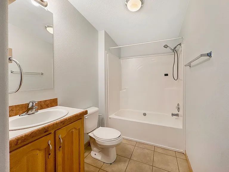 711 Clark Street Duplex — Photo 31