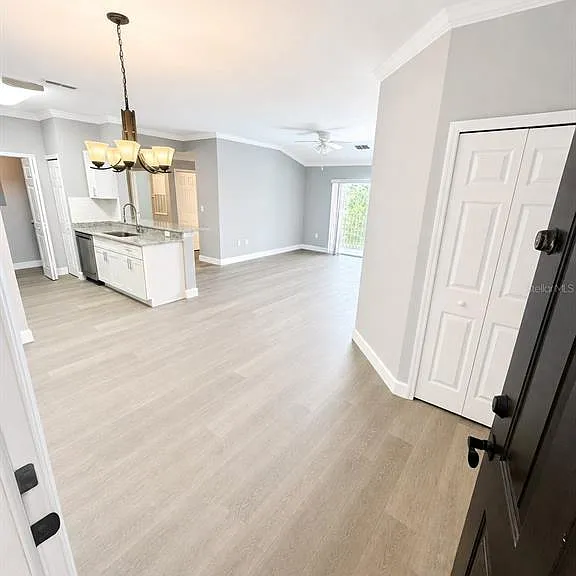 5447 Vineland Rd #1313 — Photo 4