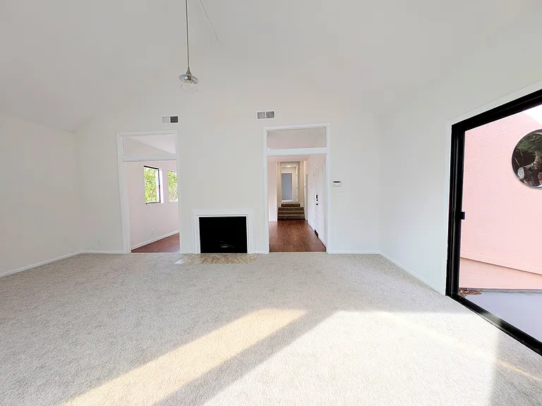 1107 Palm Ave #B — Photo 3